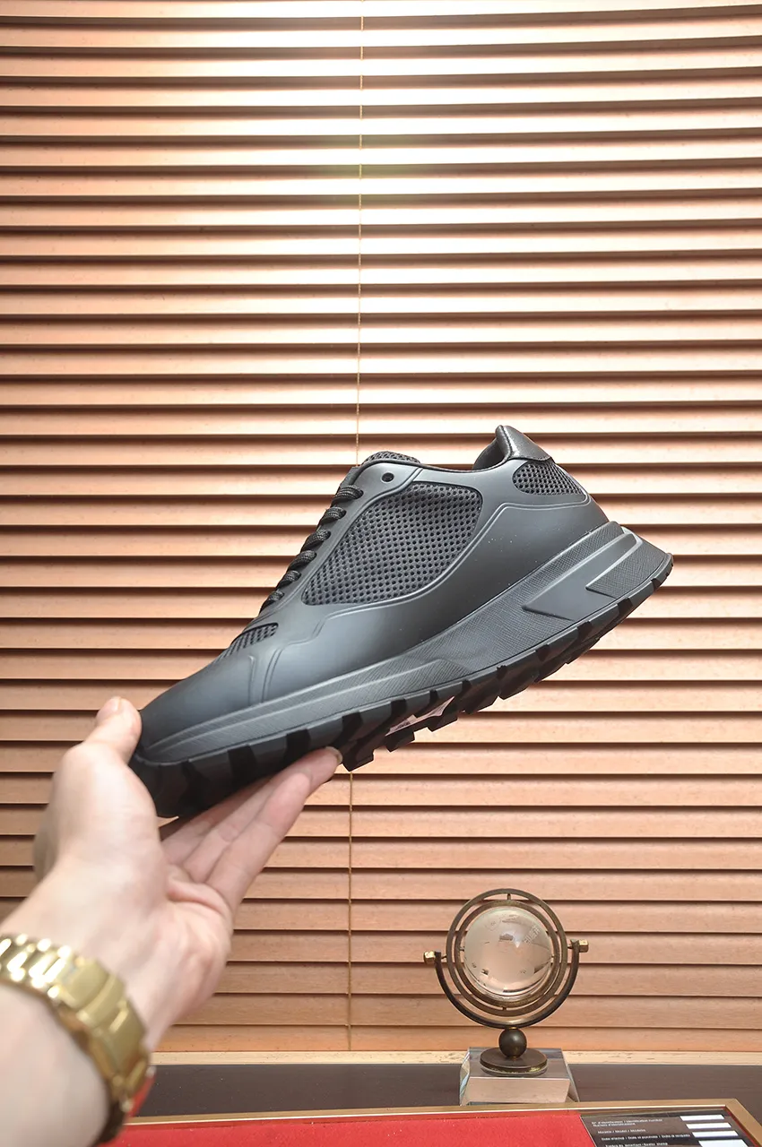 Men's shoes 💰580💶 [PRADA] Top original items, new seasonal styles, high-quality original items, top-grade high-mercerized cowhide combined with original breathable fabric + imported glue, imported stretch fabric inside with original cowhide feet, original thick outsole! Quality guaranteed! Code 38-45 (45 customized)